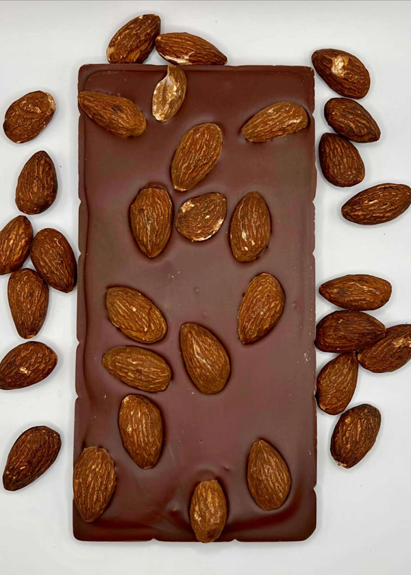 Tablette chocolat au lait avec amandes entières