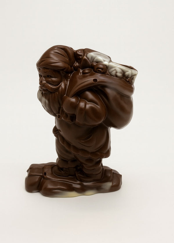 Père Noël avec hotte en chocolat au lait et chocolat blanc - sculpture 3D artisanale ultra-détaillée Les Douceurs Nacrées